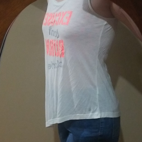 Fit & Famous Top - Picture 4 of 11